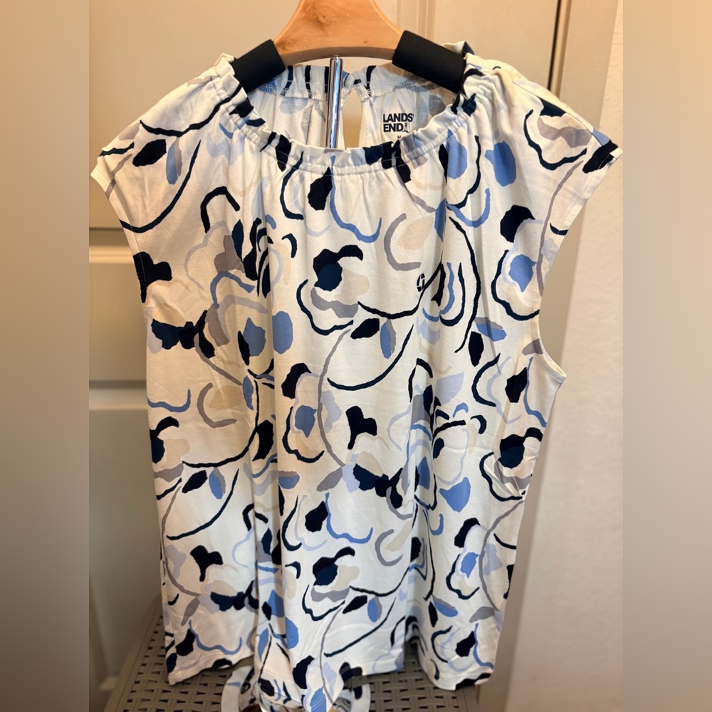 Lands’ End Womens Medium Sleeveless Blouse Blue Abstract Print Work Top NWT